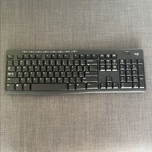 Logitech K270 Full-size Wireless Keyboard - Ergonomic Layout (Black)